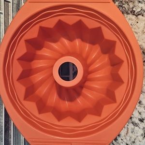 Orka Silcone Bundt Pan